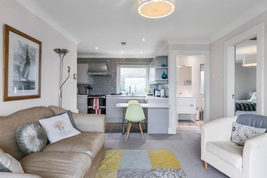 Skippingstone Beach Loft With Amazing Sea Views Bangor  Exterior photo